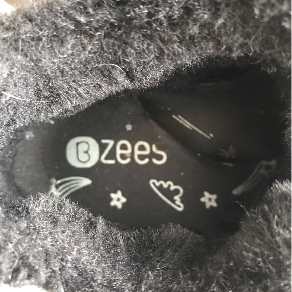 BZEES women’s golden cozy clog in black. Size 7.5. - Picture 9 of 10